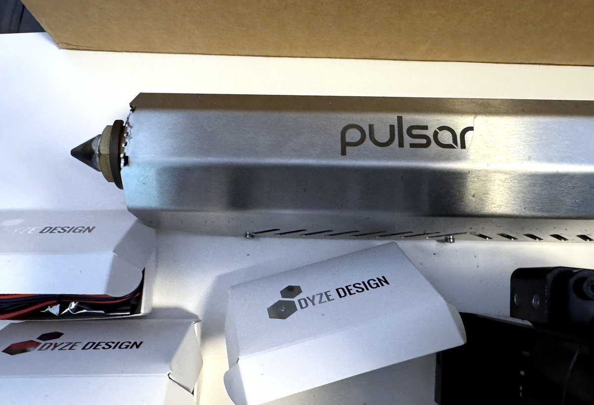 DyzeDesign Pulsar ペレット押出機